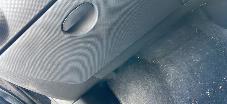 Mk2 Seat Leon glovebox 