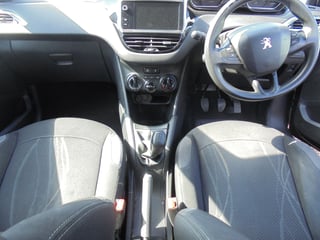 63 PEUGEOT 208 ACTIVE 1.2.5 DOOR HATCHBACK,MOT NOV 025,2 KEYS,20 YEAR ROAD TAX,ULEZ COMPLIANCE