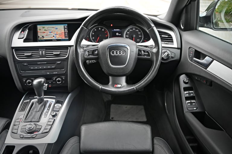 AUDI A4 S LINE 3.2 V6 FSI QUATTRO PETROL AUTO AVANT/ESTATE 2009 [58] GREY