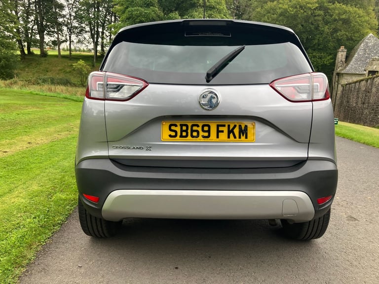 EXCEPTIONAL CONDITION 2019 VAUXHALL CROSSLAND X SPORT. MOT APRIL-26. FSH (6 Service Stamps)