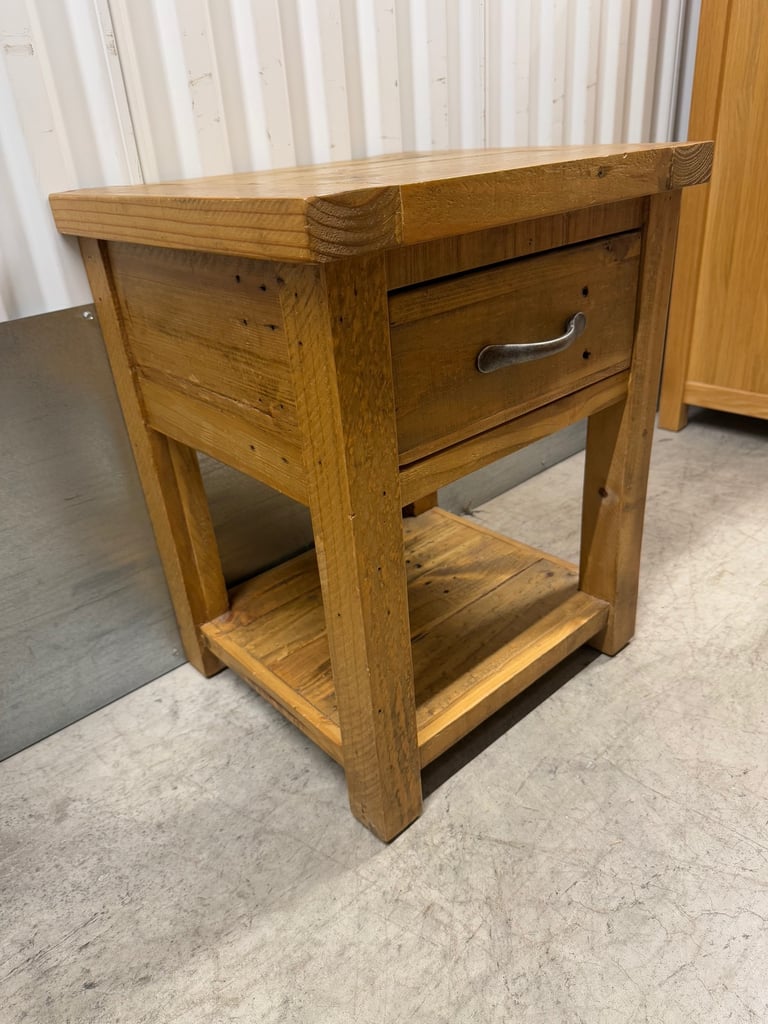 Rustic Style Single Drawer Bedside Table