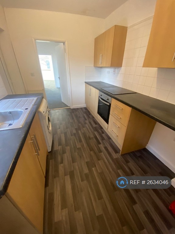 1 bedroom flat in Woodfield Road, Doncaster, DN4 (1 bed) (#2634046)