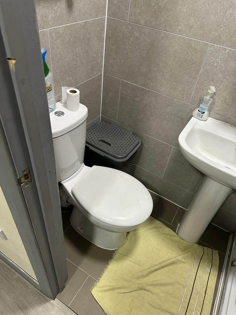 Studio Flat in Pinner Road Harrow HA1 4EX 