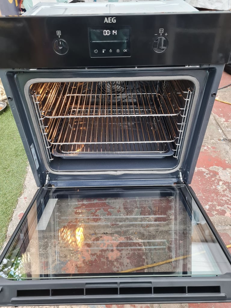 AEG 6000 SteamBake multifunction single electric oven built-in black Pyrolytic 