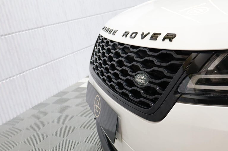 LAND ROVER RANGE ROVER VELAR 2.0 D240 R-Dynamic SE Auto 4WD Euro 6 (s/s) 5dr