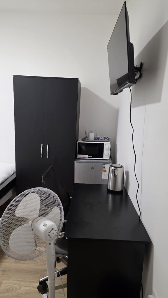 En-suite Studios available for rent short or long term 