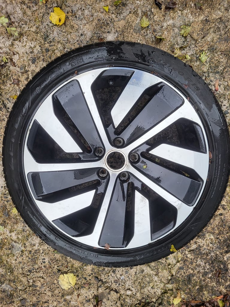 image for Vw arteon wheel 245/40/19 