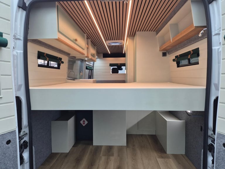 Peugeot Boxer SPEEDS MOUNTAIN EDITION, BLUEHDI 435 L4H2 PROFESSIONAL