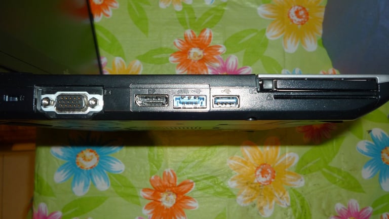 FUJITSU Lifebook S752 14" i5 8GB 128GB SSD Laptop, Opened to offers.
