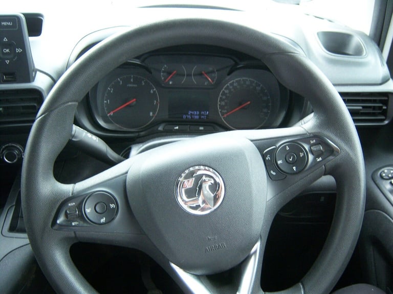 2020 Vauxhall Combo 2300 1.5 Turbo D 100ps H1 Sportive Van PANEL VAN Diesel Manual