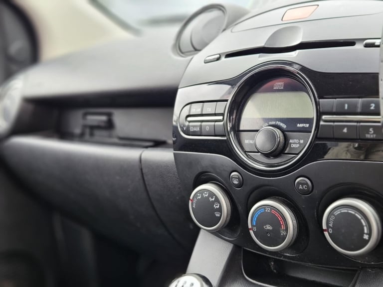 Ideal first car. Cheap to run and insure MAZDA 2 1.5 Sport 2010