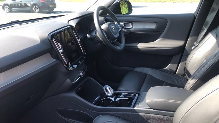 2023 Volvo XC40 2.0 B3P Plus Dark 5dr Auto Petrol Estate Estate Petrol Automatic