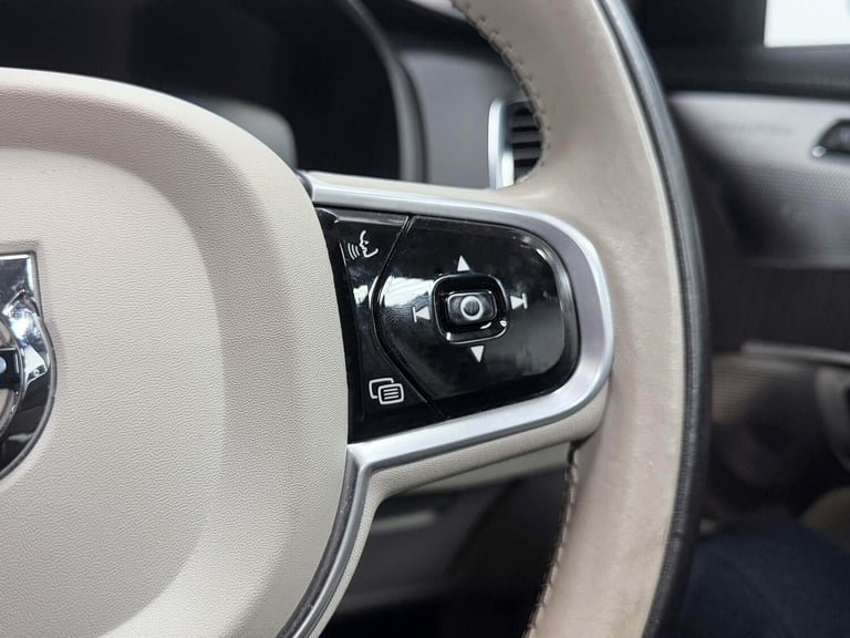 2021 Volvo XC90 recharge-inscription-pro T8 AWD (390 hp) Auto ESTATE Petrol/Electric Hybrid Autom...