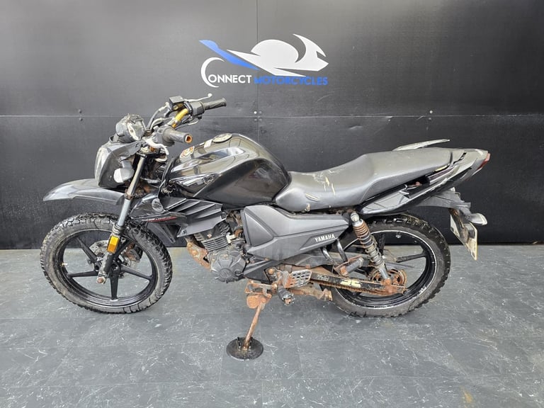 image for YAMAHA YS 125 PROJECT BIKE LEARNER LEGAL 125cc HPI CLEAR