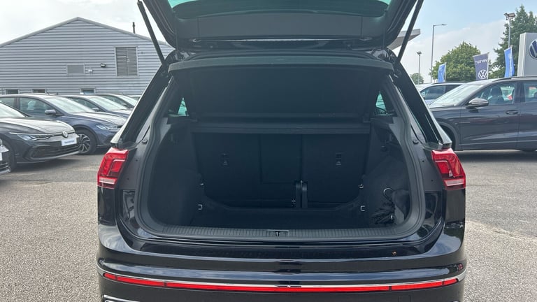 2021 Volkswagen Tiguan 2.0 TDI 4Motion R-Line 5dr DSG ESTATE DIESEL Automatic