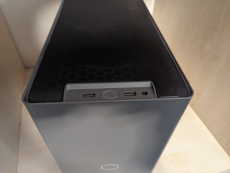 Gaming PC; Ryzen 7, RX 7000, 32 Gb Ram, 1TB SSD.