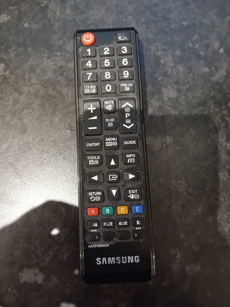 Samsung 32" TV (Fully working with Remote)