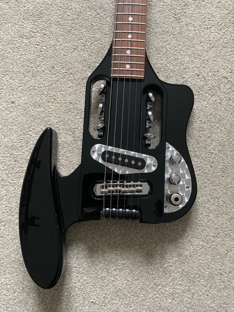 Traveler Speedster Guitar