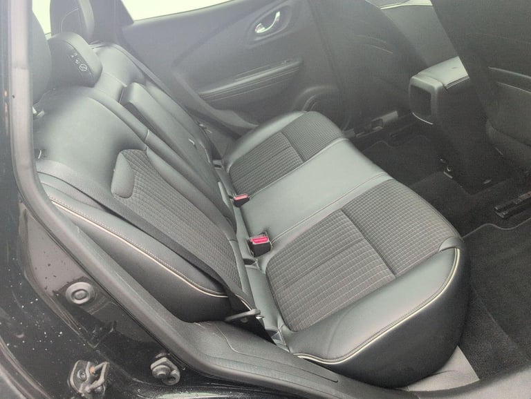 2018 Renault Kadjar 1.5 dCi Signature Nav SUV 5dr Diesel Manual Euro 6 (s/s) (110 ps) HILL STAR H...