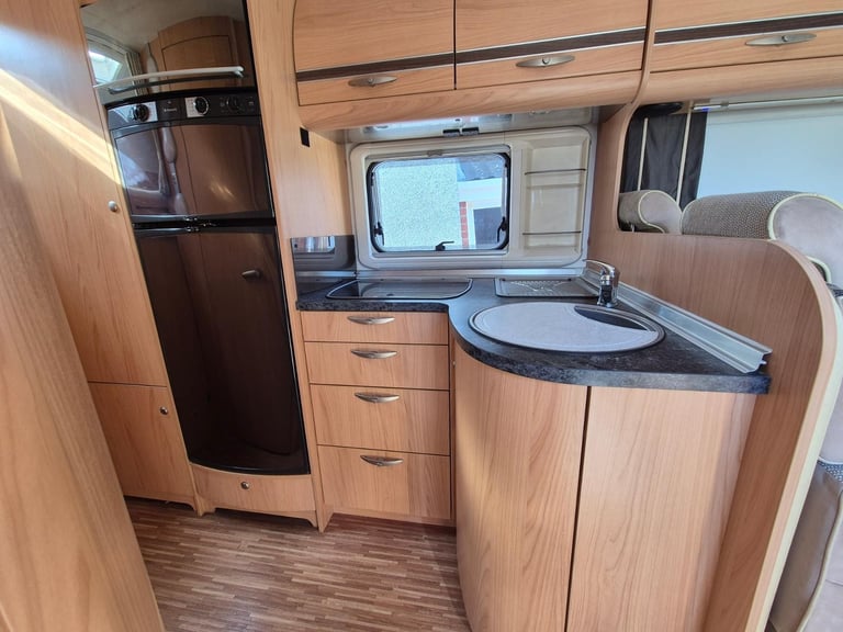 Burstner Levanto A576, 2008, Manual, 6 berth, 4 belts, bunk beds, air suspension