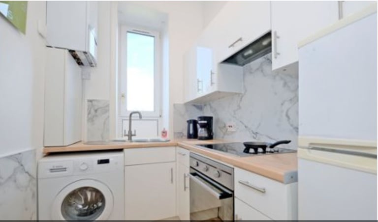 Bright and airy 2 bedroom modern furnished flat great location