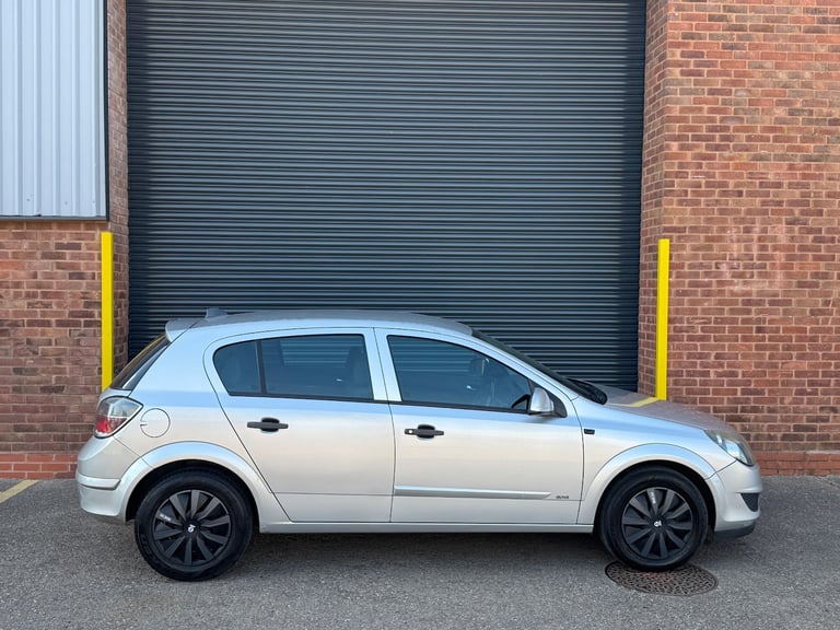 2009 Vauxhall Astra 1.6i 16V Life [115] 5dr [AC] HATCHBACK Petrol Manual - Image 5