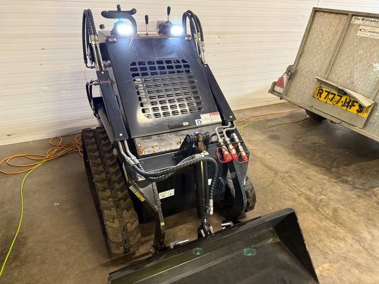NEW 2024 HUAWAI R480 DOZER STAND ON SKIDSTEER TRACKED LOADER V-TWIN 740cc 