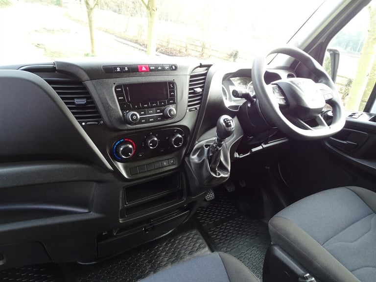 2021 Iveco Daily 2.3D HPI 14V 35S 3520 Panel Van 5dr Diesel Manual MWB High Roof Euro 6 (s/s Pane...