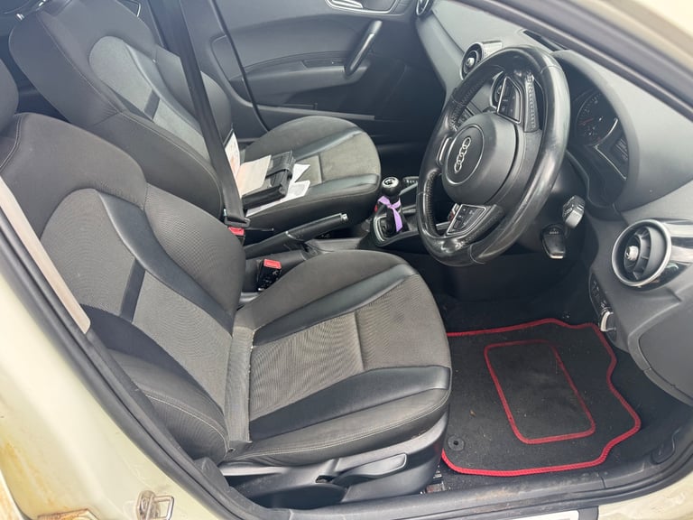 Audi a1 1.4 tfsi 2012 white BREAKING FOR PARTS 