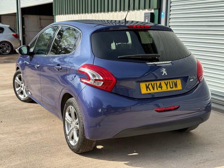 PEUGEOT 208 1.6 e-HDi Allure 2014