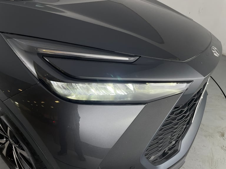 2023 Toyota C-HR 1.8 VVT-h Design SUV 5dr Petrol Hybrid CVT Euro 6 (s/s) (140 ps) - NAV - BL Suv ...