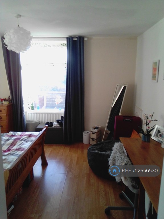 3 bedroom flat in Roseangle, Dundee, DD1 (3 bed) (#2656530)