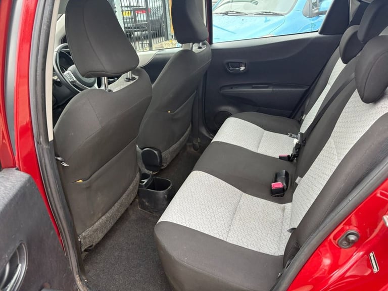2012 Toyota Yaris 1.33 VVT-i T Spirit 5dr Multidrive S HATCHBACK PETROL Automatic
