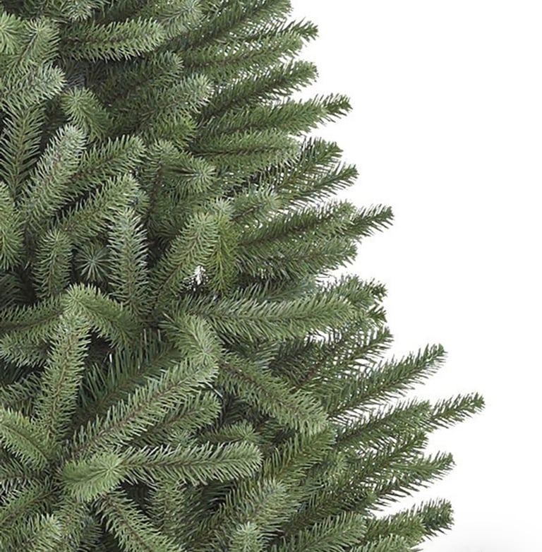 Artificial Balsam Hill Christmas Tree 7’