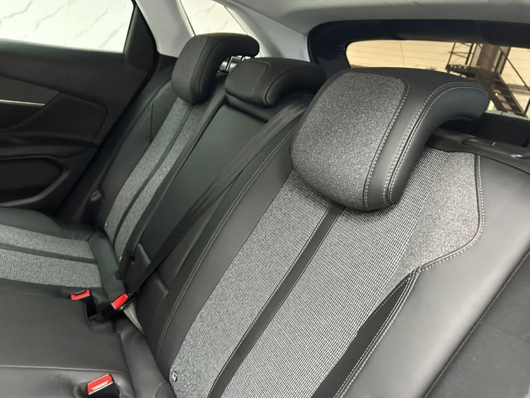 2017 Peugeot 3008 1.2 PureTech Allure SUV 5dr Petrol Manual Euro 6 (s/s) (130 ps) F/S/H!! 1 F HAT...