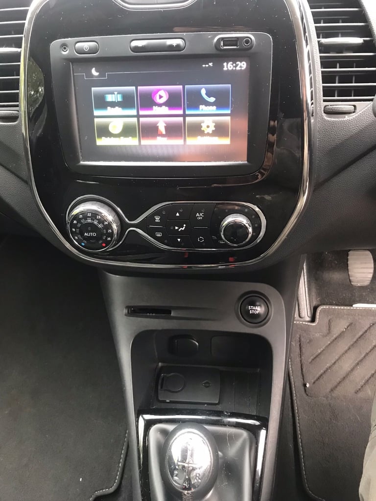 2017 Renault Captur 1.5 dCi 110 Dynamique S Nav 5dr HATCHBACK Diesel Manual Low miles only 48k 