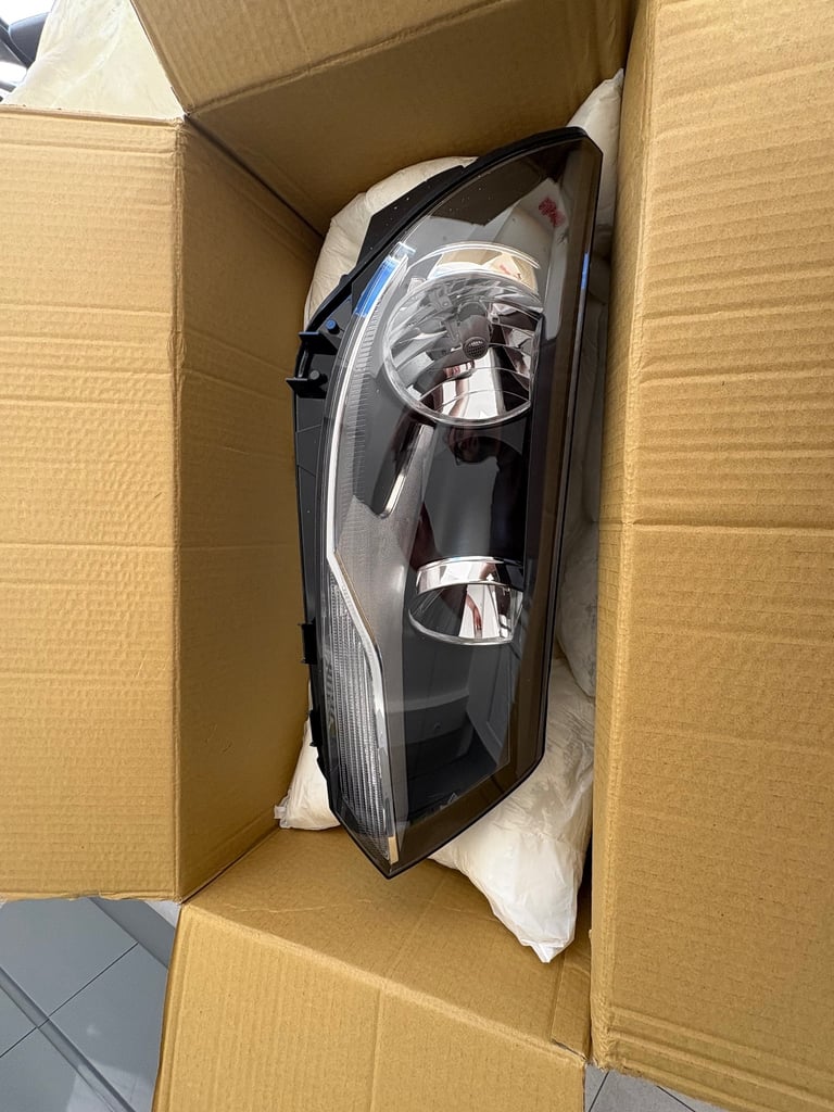 Vw Tiguan Driverside Headlight unit