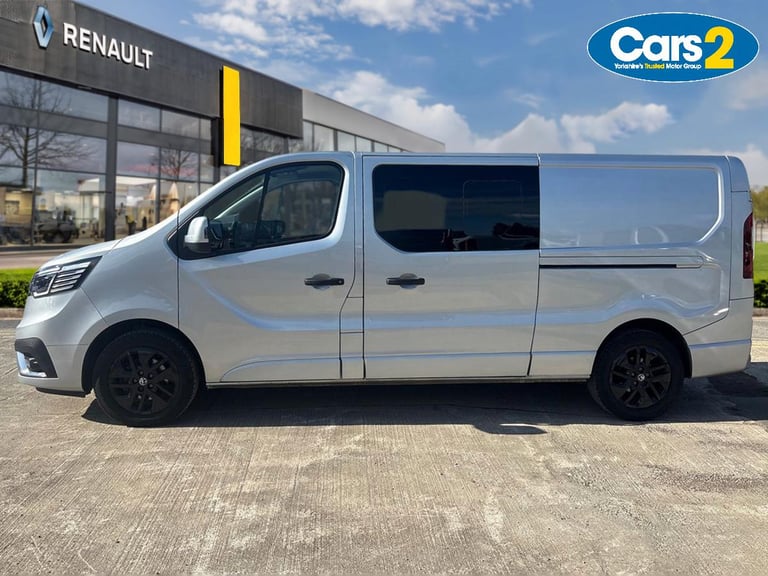 2022 Renault Trafic 270 EX 5dr Tip Auto [7 Seat] Crew Bus Diesel Automatic