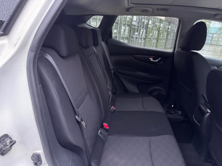 2015 Nissan Qashqai 1.2 DiG-T N-Tec+ 5dr HATCHBACK Petrol Manual