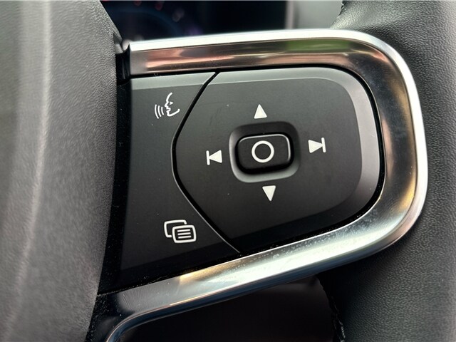 2022 Volvo XC40 2.0 B3P Plus Dark 5dr Auto ESTATE PETROL Automatic