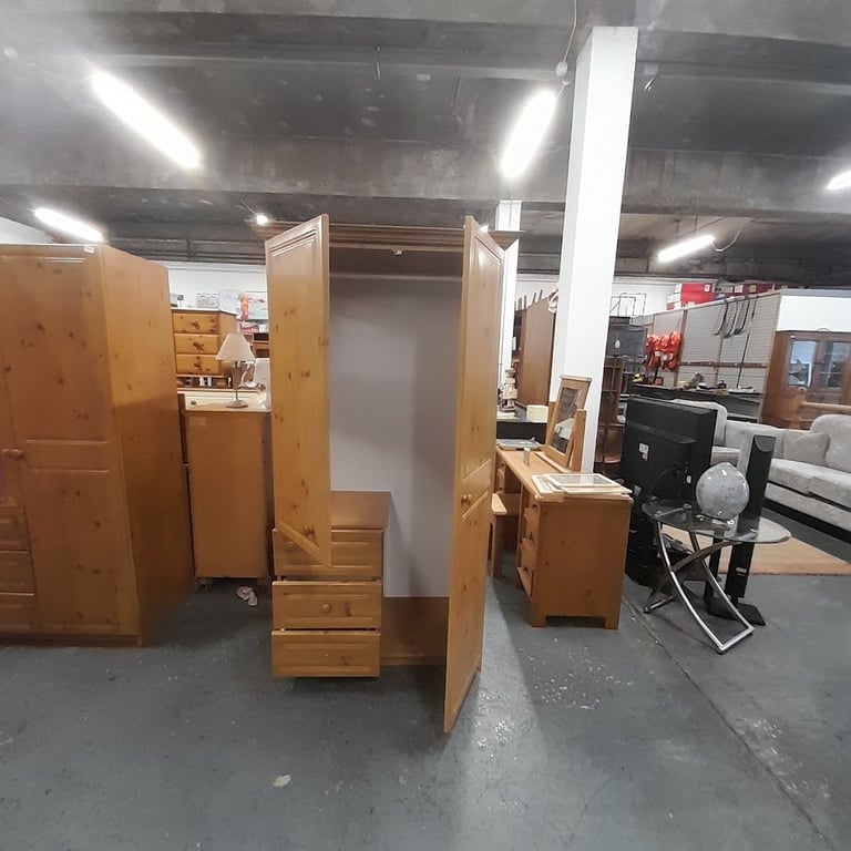 2 door wardrobe with 3 drawers 102cm x 55cm x 185cm, Ref:19584