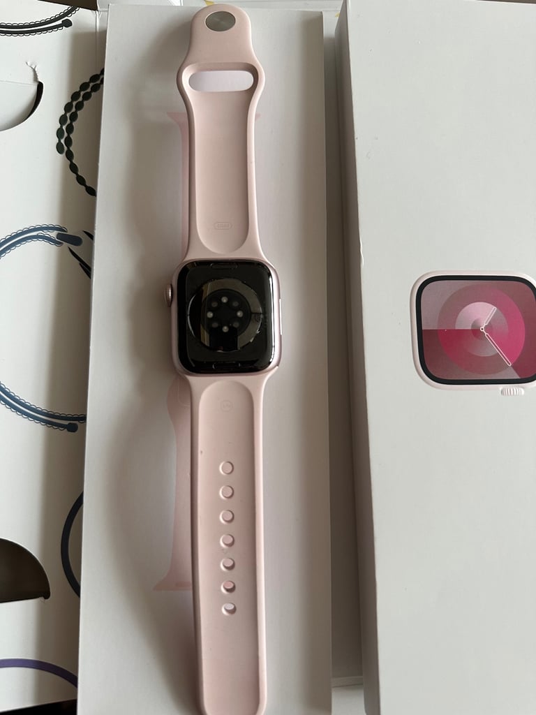 Apple Watch series 9 41MM Pink Excellent condition 