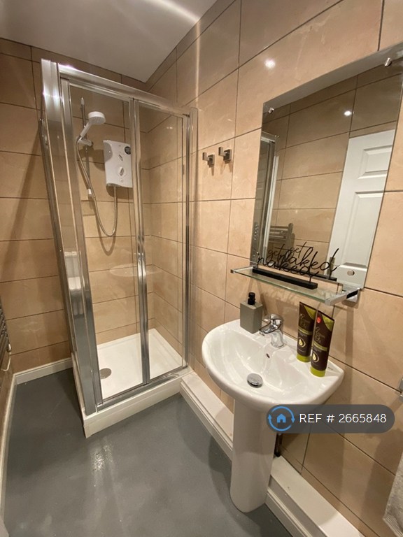 5 bedroom house in Kenmare Road, Liverpool, L15 (5 bed) (#2665848)