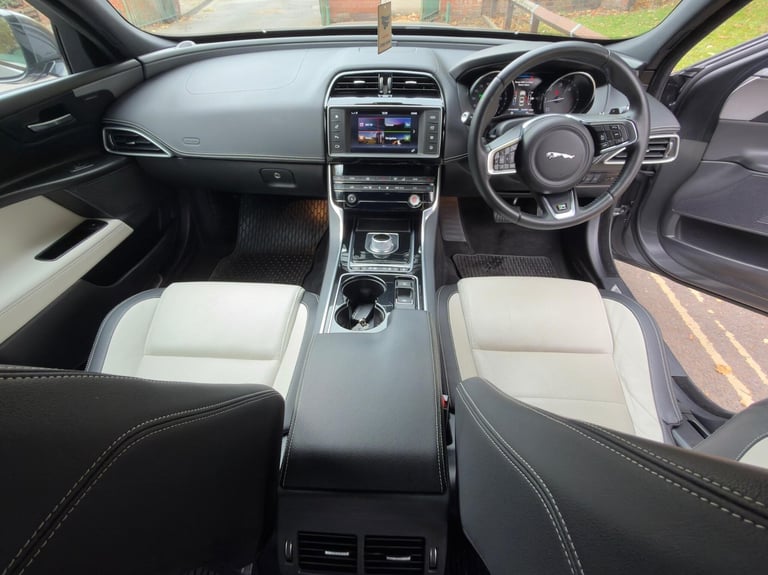 2016 Jaguar XE 2.0d R-Sport Auto Euro 6 (s/s) 4dr SALOON Diesel Automatic