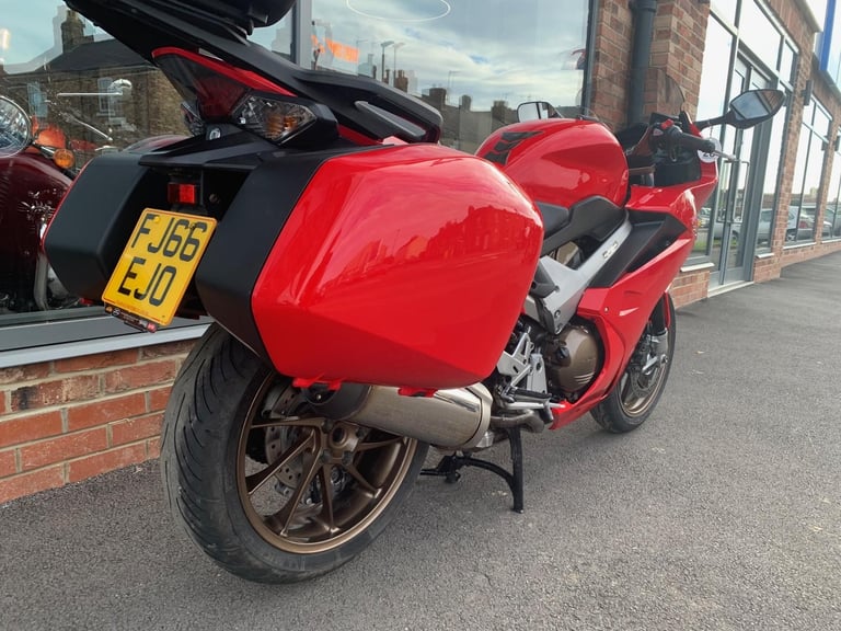 Honda VFR 800 - 2 YEAR WARRANTY 