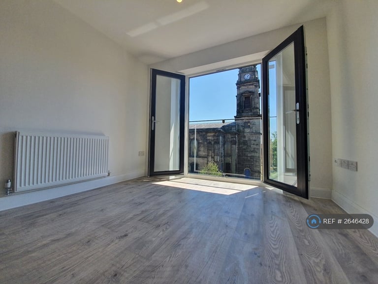 1 bedroom flat in St Thomas's Place, Stockport, SK1 (1 bed) (#2646428)