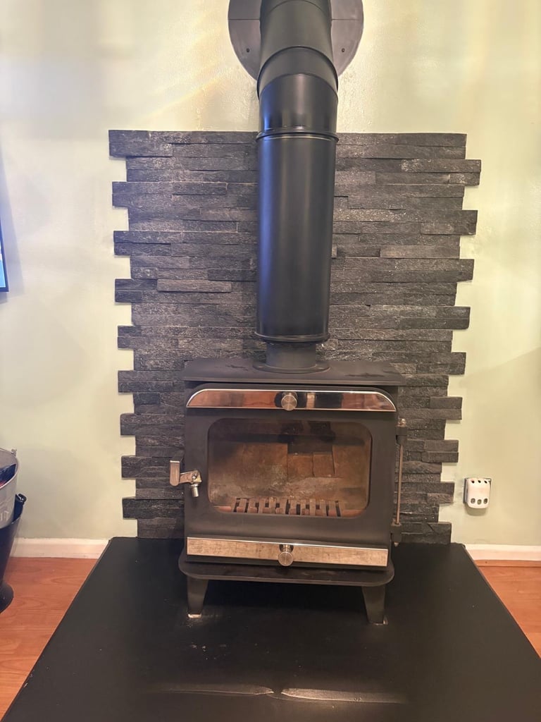 Indoor Log Burner with chimney