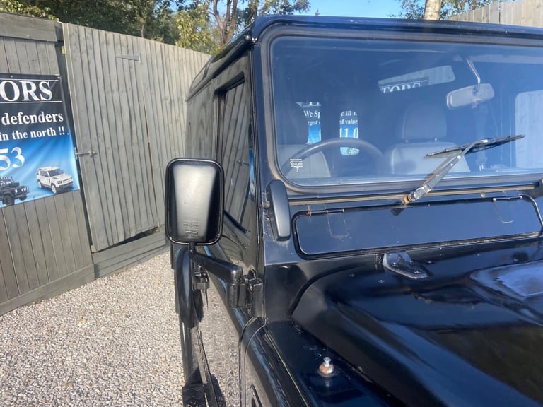  Land Rover Defender 90 2.5 TDi County Station Wagon 3dr Diesel Manual (111 bhp) Diesel Manual