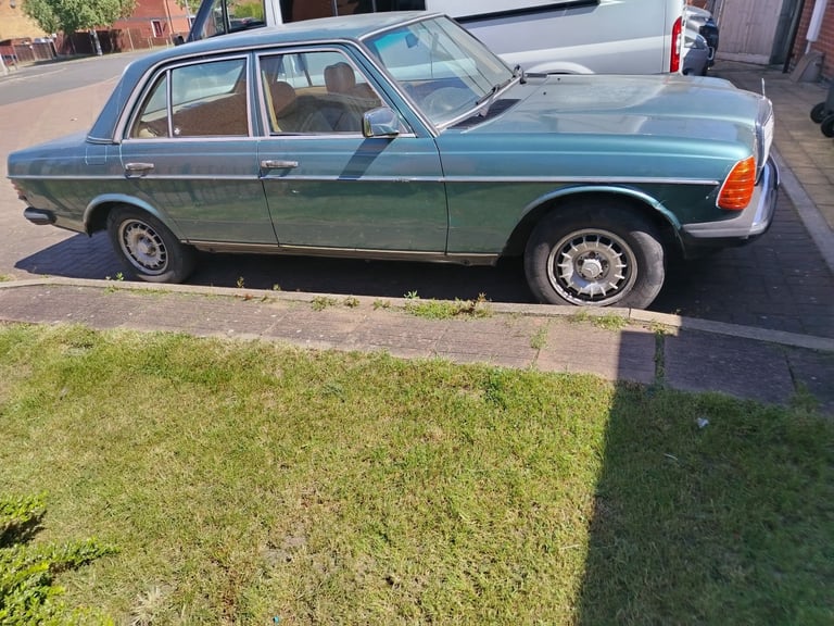 image for Mercedes-Benz, 200, w123 1985, 1997 (cc)