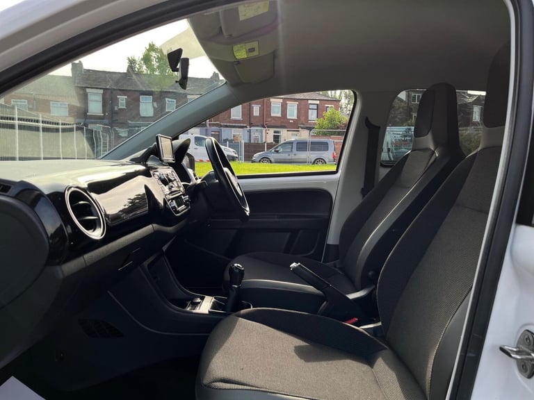 2015 Volkswagen up! 1.0 High up! Euro 5 5dr HATCHBACK Petrol Manual